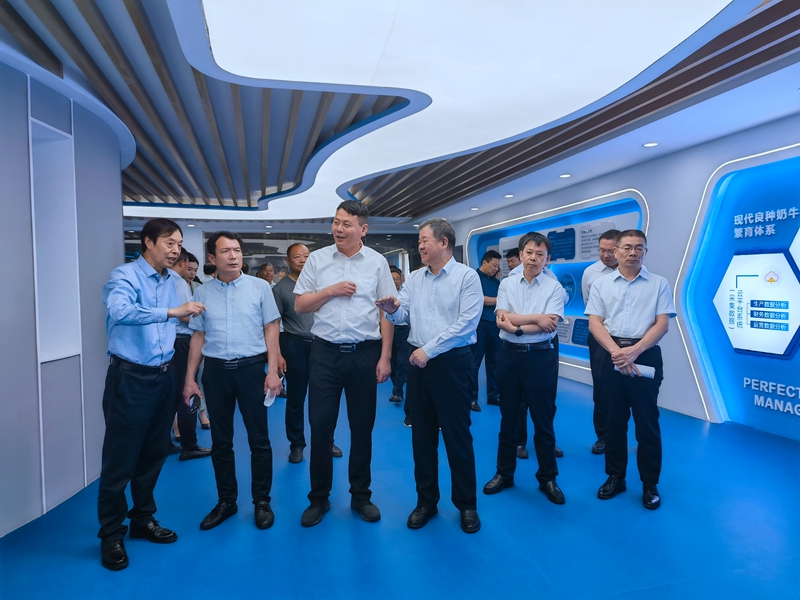 博農(nóng)集團(tuán)赴江蘇東辛農(nóng)場、云臺(tái)農(nóng)場參觀學(xué)習(xí)